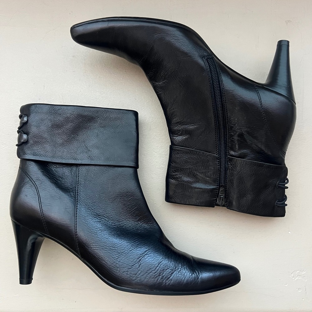 Arnold Churgin Women 9.5 EU 40 Black Leather Cuffed Ankle Boots Pointed Toe Zip